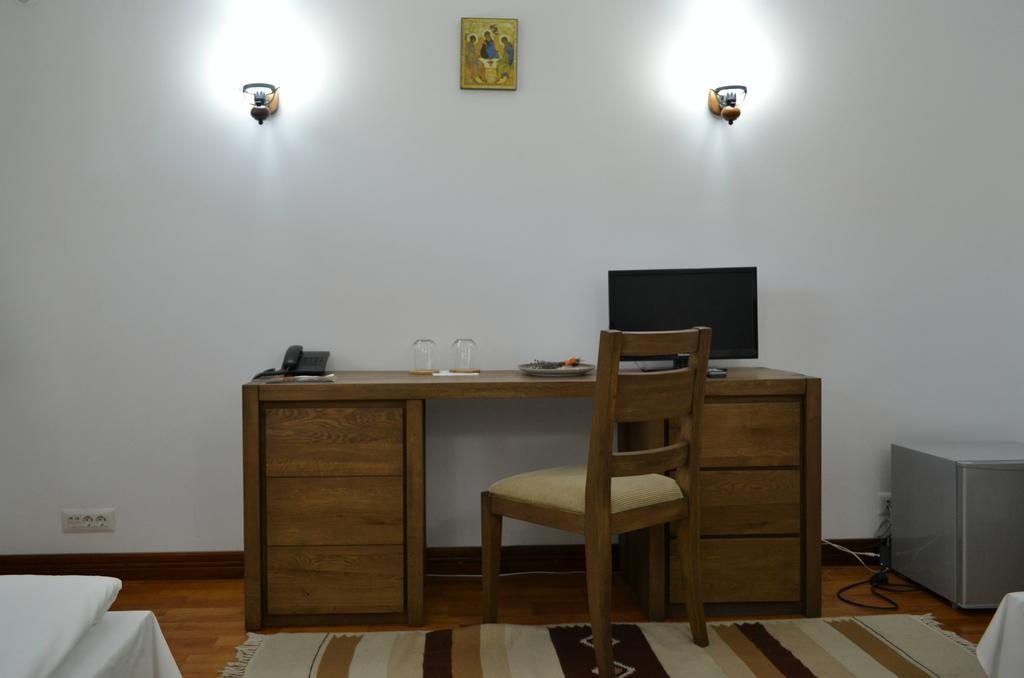 Casa De Oaspeti Sfantul Nicolae Яссы Экстерьер фото